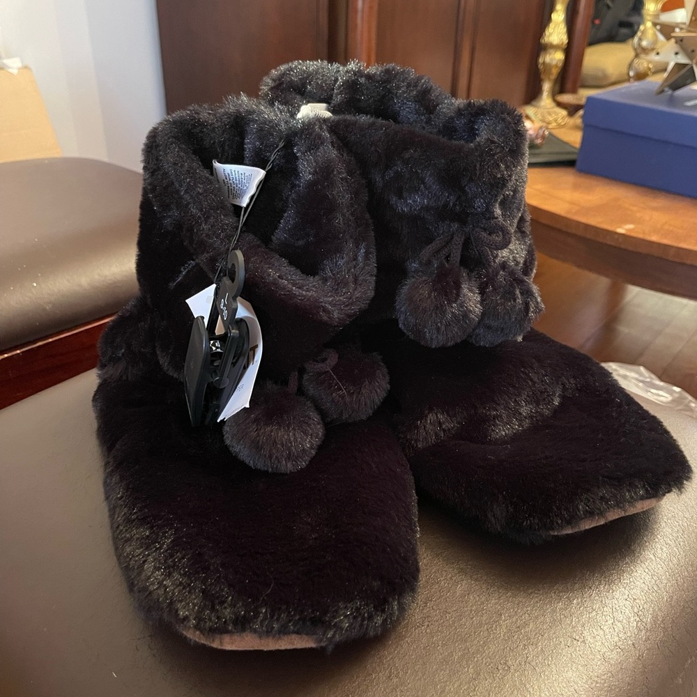 Black Fuzzy House Slippers - New